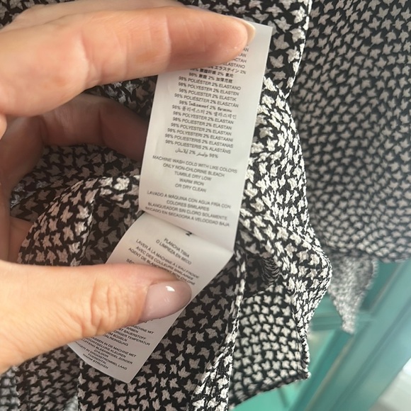 Michael Kors Black and White Off Shoulder Pleated Women's Blouse NWT - Picture 6 of 9